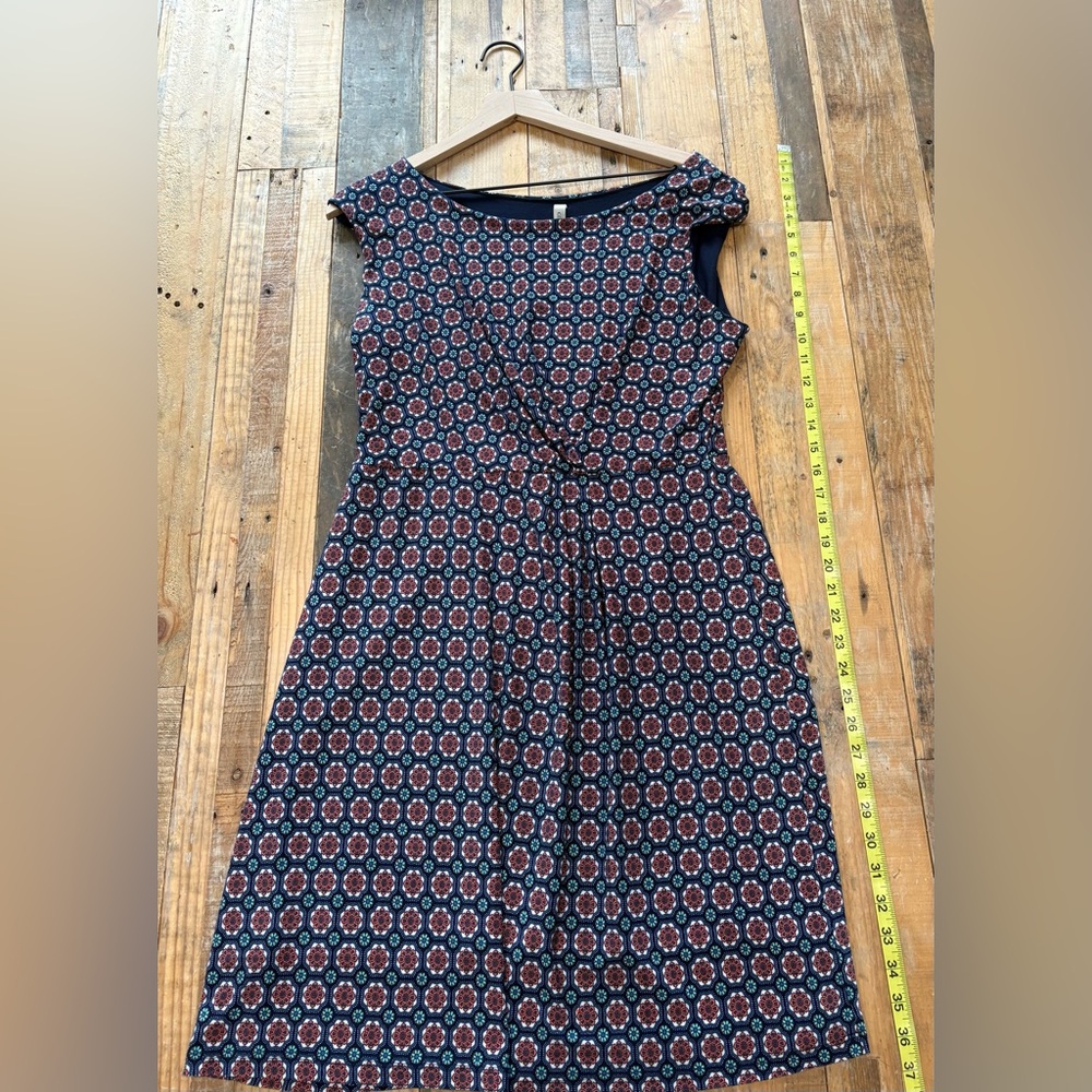 Gilli Floral Navy and Coral Dress- twist detail